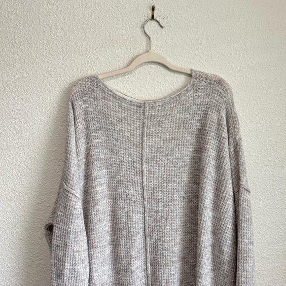 Free People Intimately Womens M/L Comfy Oversized Waffle Knit Sweater Grey Pink - Picture 8 of 9